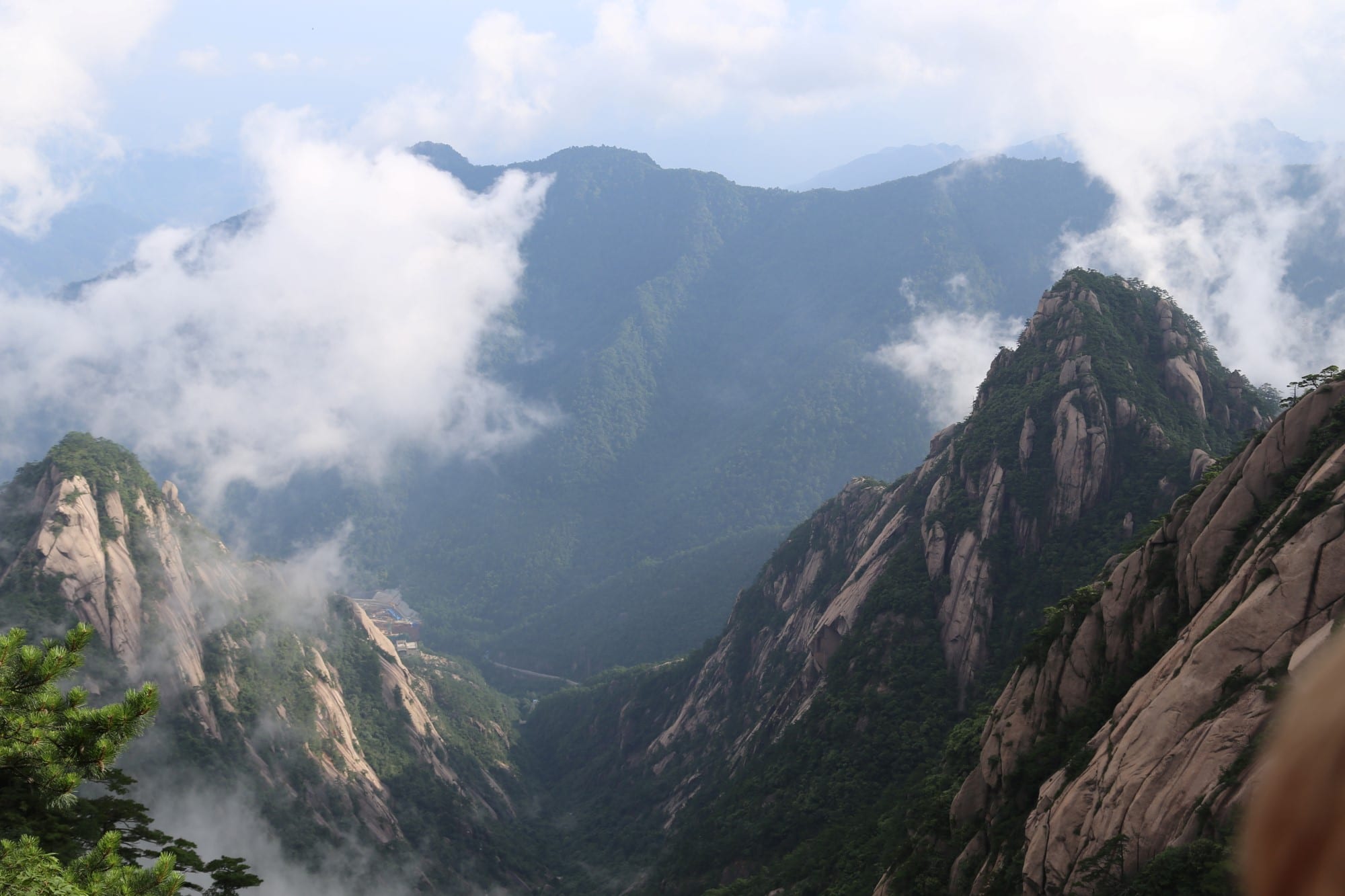 Возрождение хуаншань. Хуаншань. Горы Хуаншань легкий маршрут. Горы Хуаншань карта. Тропа смерти гора Хуашин.