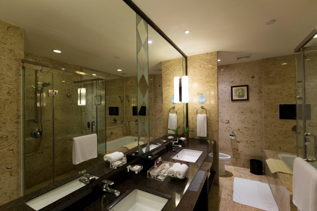 China - Crowne Plaza Foshan Hotel Review