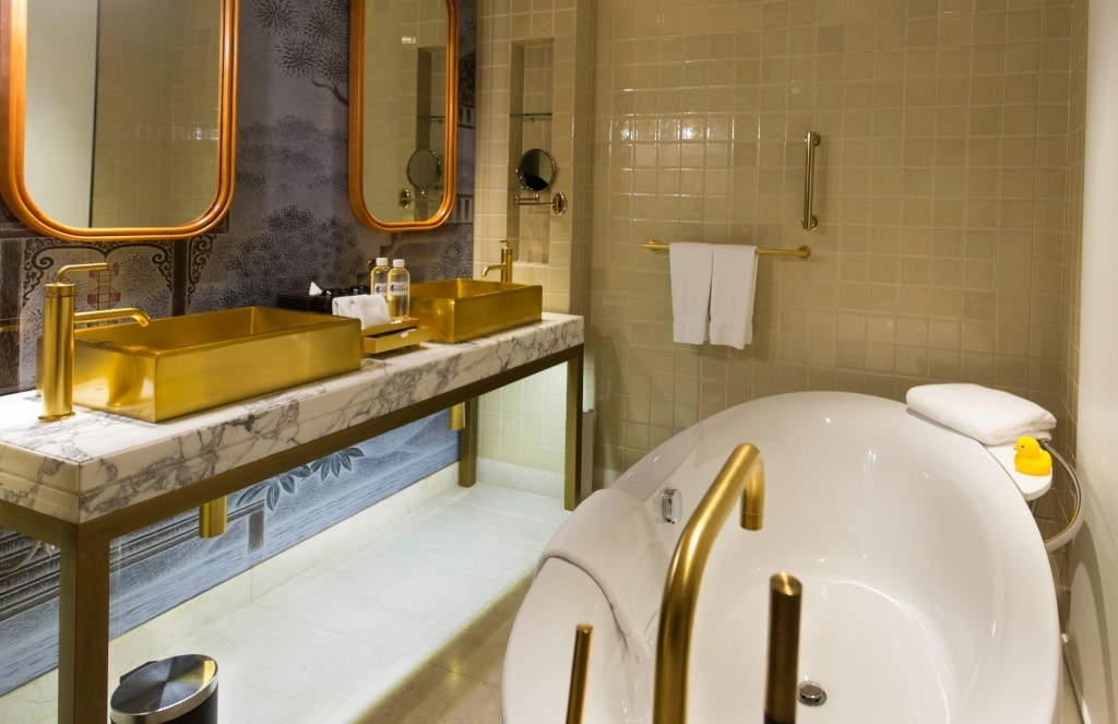 Thailand - Bangkok - Indigo Wireless Road Hotel Review