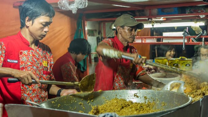 INDONESIA - Jakarta food tour by night; 4 hours of eating! INDONESIA - Jakarta food tour by night; 4 hours of eating!