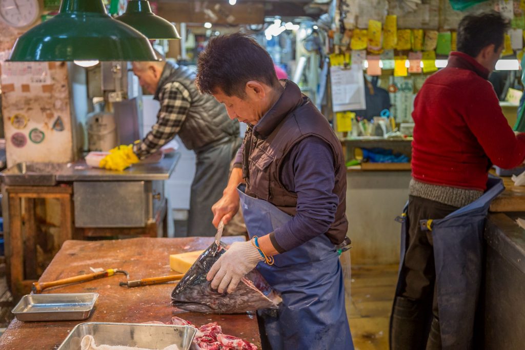 JAPAN - Experience Tokyo: Tsukiji fish market & a sushi workshop