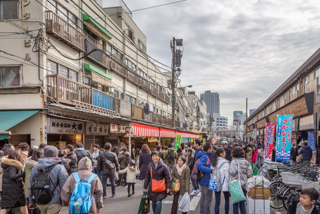 JAPAN - Experience Tokyo: Tsukiji fish market & a sushi workshop