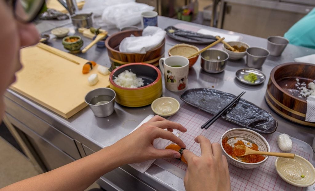 JAPAN - Experience Tokyo: Tsukiji fish market & a sushi workshop