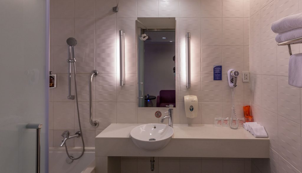 TAIWAN - Stay downtown Taichung, stay at Holiday Inn Express Taichung Park
