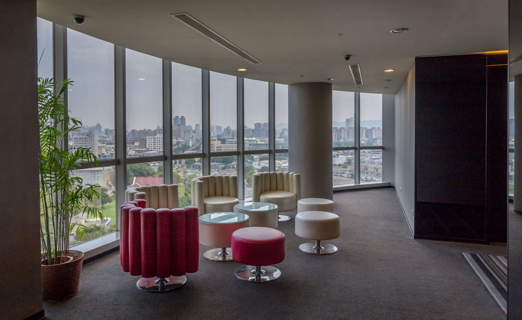 TAIWAN - Stay downtown Taichung, stay at Holiday Inn Express Taichung Park