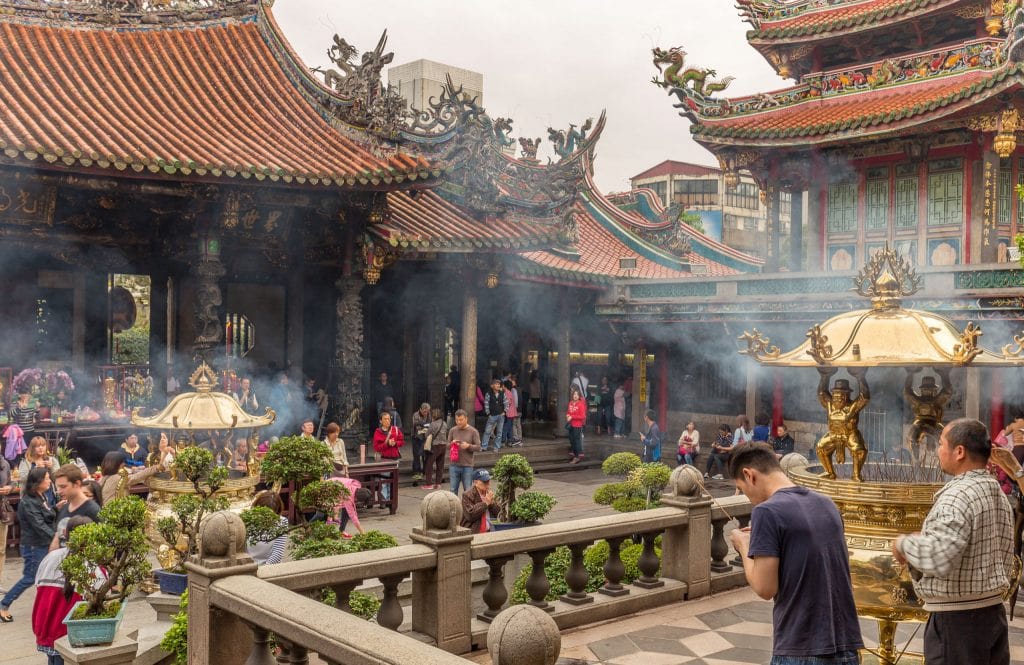 TAIWAN - Ultimate 14 days Taiwan road trip itinerary around the island
