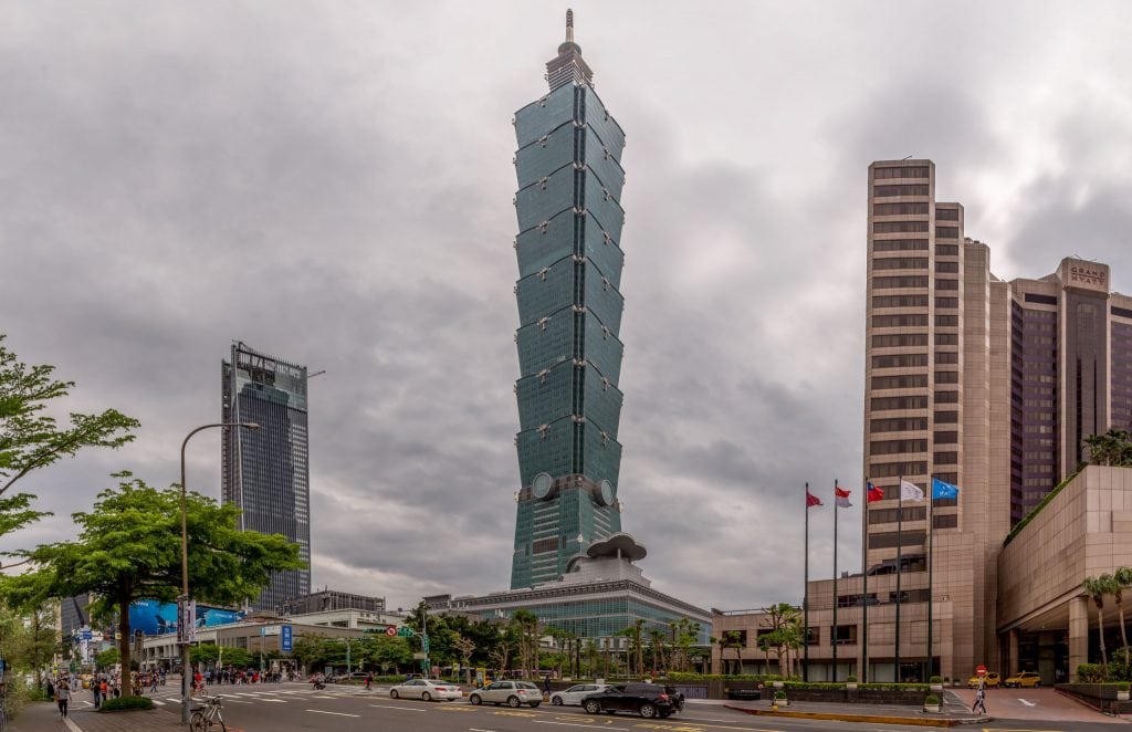 TAIWAN - Ultimate 14 days Taiwan road trip itinerary around the island