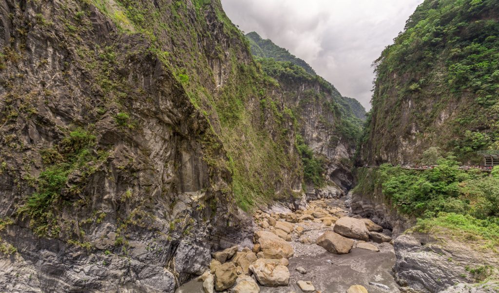TAIWAN - Ultimate 14 days Taiwan road trip itinerary around the island