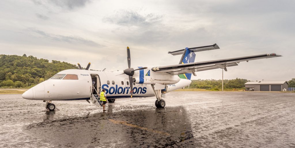 Solomon Air Dash9 Munda Airport