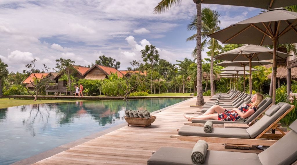 Relax at infinity pool - CAMBODIA - Phum Baitang Resort, Siem Reap; must-stay luxury green village