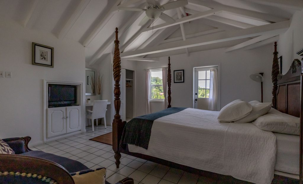 Cottage club room - SABA - Best Accommodation: Old World style at the Hidden Garden Villa