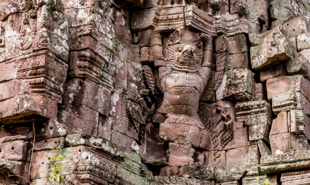 Eagle statue Mebon - CAMBODIA - Preah Khan de Kompong Svay day trip from Siem Reap, a REAL jungle temple