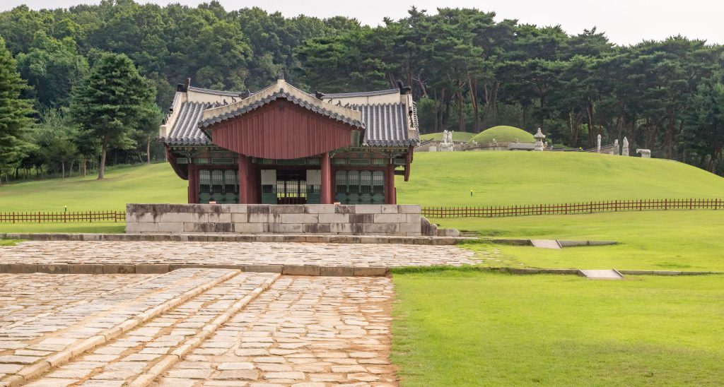 Suwon Joseon Tombs Yungneung Cluster - SOUTH KOREA - Road trip itinerary for 2 or 3 weeks: Seoul to Busan guide by car