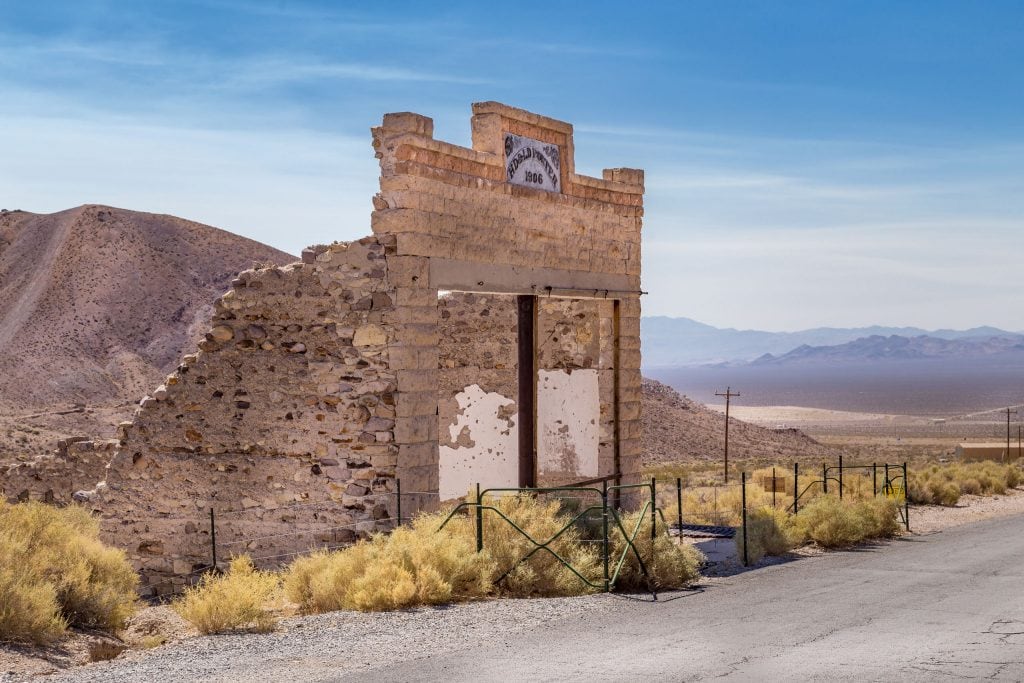 USA - Driving off road in the Death Valley: Titus Canyon & Racetrack Playa