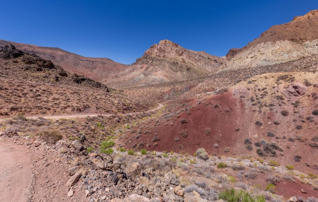 USA - Driving off road in the Death Valley: Titus Canyon & Racetrack Playa