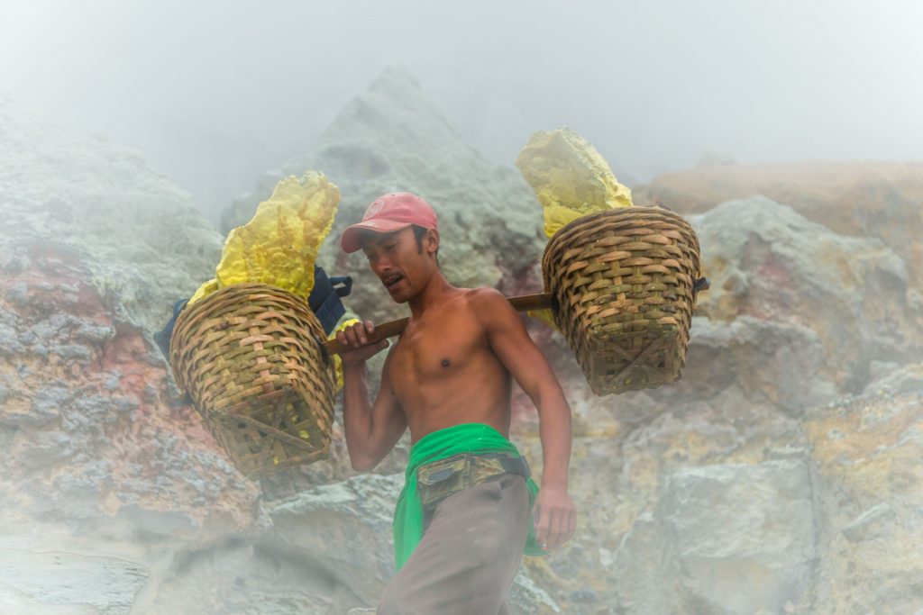 INDONESIA - Hiking the active & toxic Ijen volcano with its sulfur miners and blue fire
