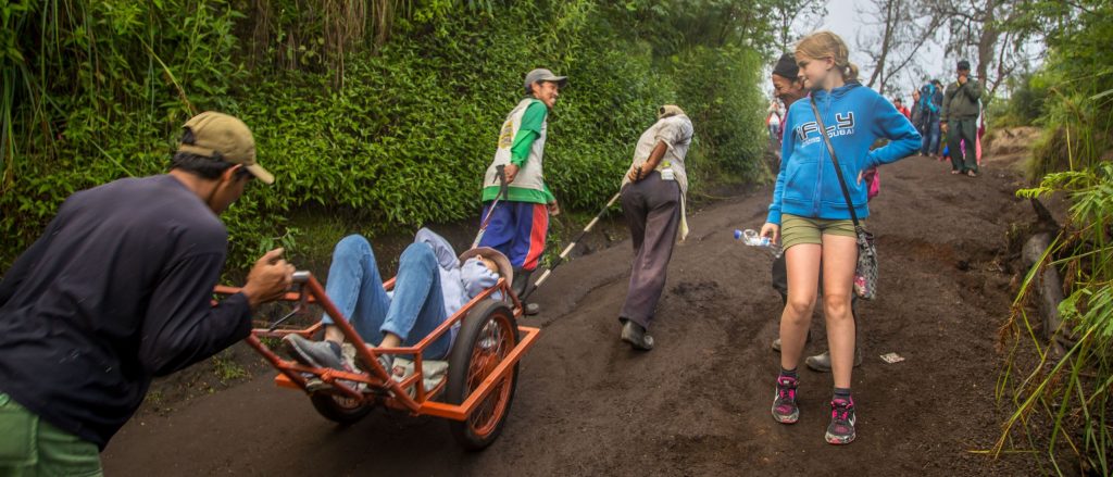 INDONESIA - Hiking the active & toxic Ijen volcano with its sulfur miners and blue fire