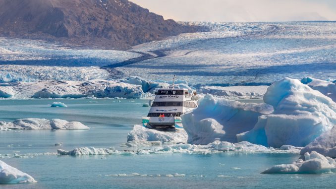 ARGENTINA - Sailing Patagonian glacier lakes while enjoying a luxury five-star lunch