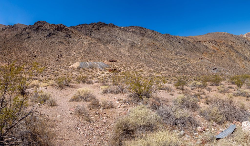 USA - Driving off road in the Death Valley: Titus Canyon & Racetrack Playa