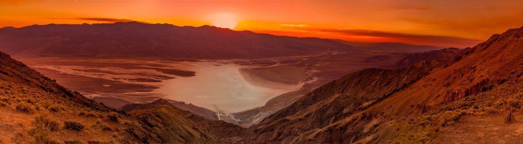 USA - Driving off road in the Death Valley: Titus Canyon & Racetrack Playa
