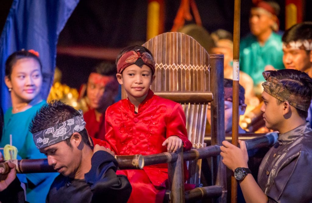 Colonial Housesaung Angklung Udjo Music Performance - INDONESIA - Bandung city tour: Must-see colonial places & Angklung concert