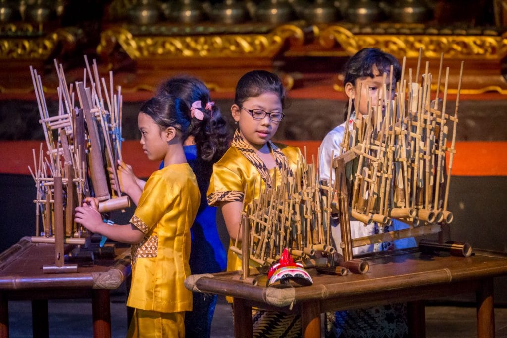 Colonial Housesaung Angklung Udjo Music Performance - INDONESIA - Bandung city tour: Must-see colonial places & Angklung concert