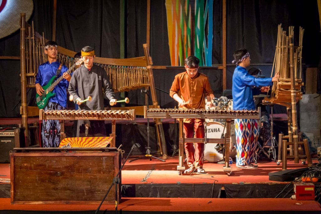 Colonial Housesaung Angklung Udjo Music Performance - INDONESIA - Bandung city tour: Must-see colonial places & Angklung concert
