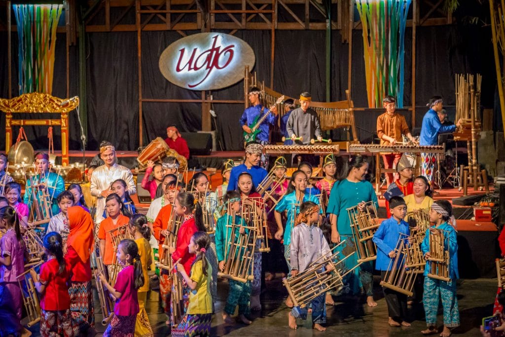 Colonial Housesaung Angklung Udjo Music Performance - INDONESIA - Bandung city tour: Must-see colonial places & Angklung concert