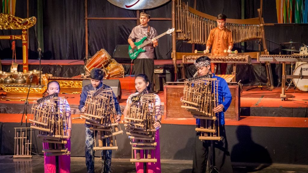 INDONESIA - Bandung city tour: Must-see colonial places & Angklung concert
