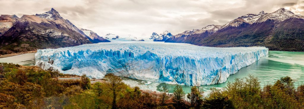 Full front view - ARGENTINA - Perito Moreno Glacier: nature at its best in El Calafate