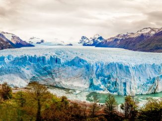 Full front view - ARGENTINA - Perito Moreno Glacier: nature at its best in El Calafate