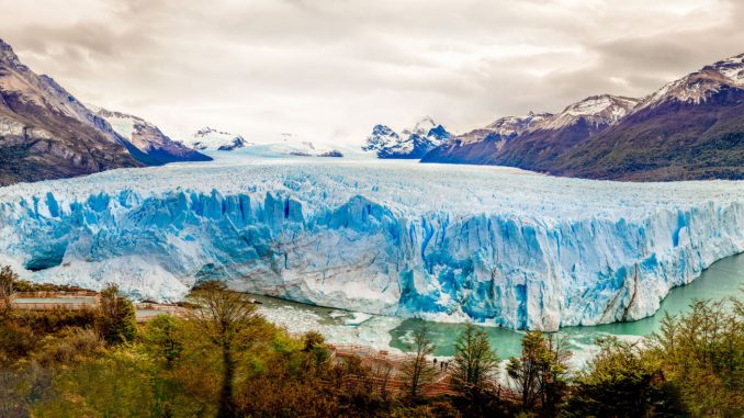 Full front view - ARGENTINA - Perito Moreno Glacier: nature at its best in El Calafate Full front view - ARGENTINA - Perito Moreno Glacier: nature at its best in El Calafate