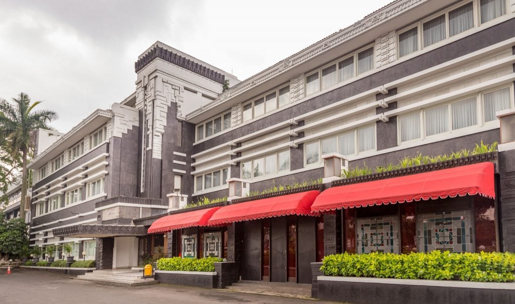 INDONESIA - Bandung city tour: Must-see colonial places & Angklung concert