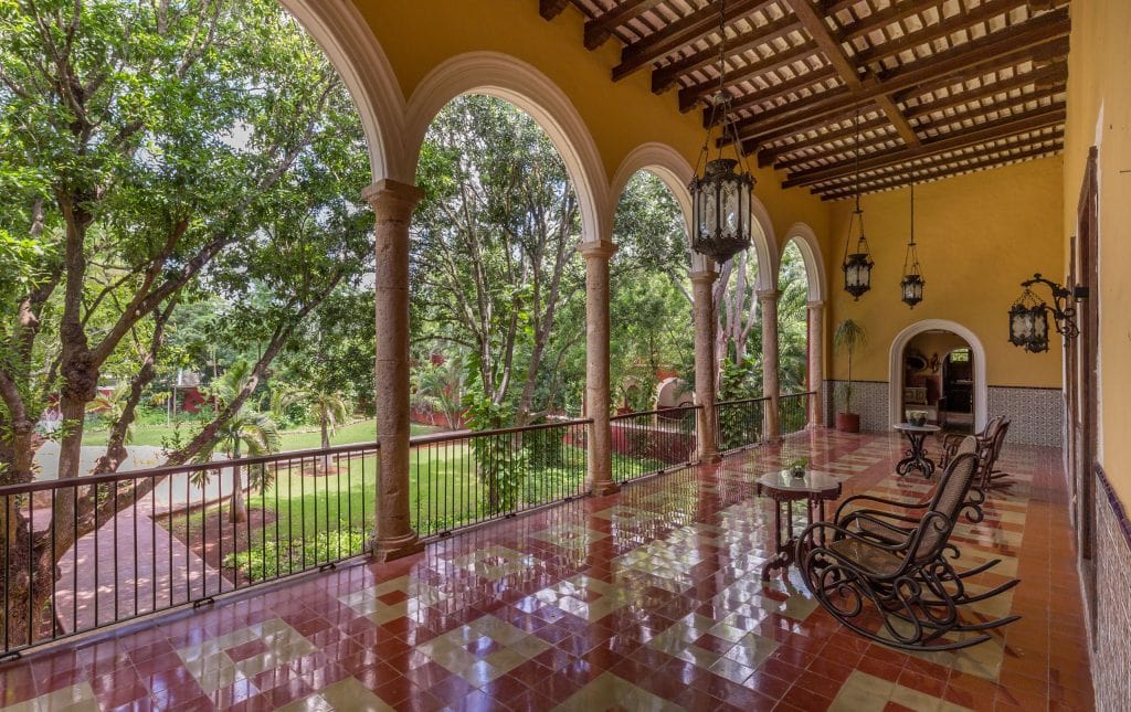 Hacienda veranda - MEXICO - Henequen plantation Sotuta de Peón