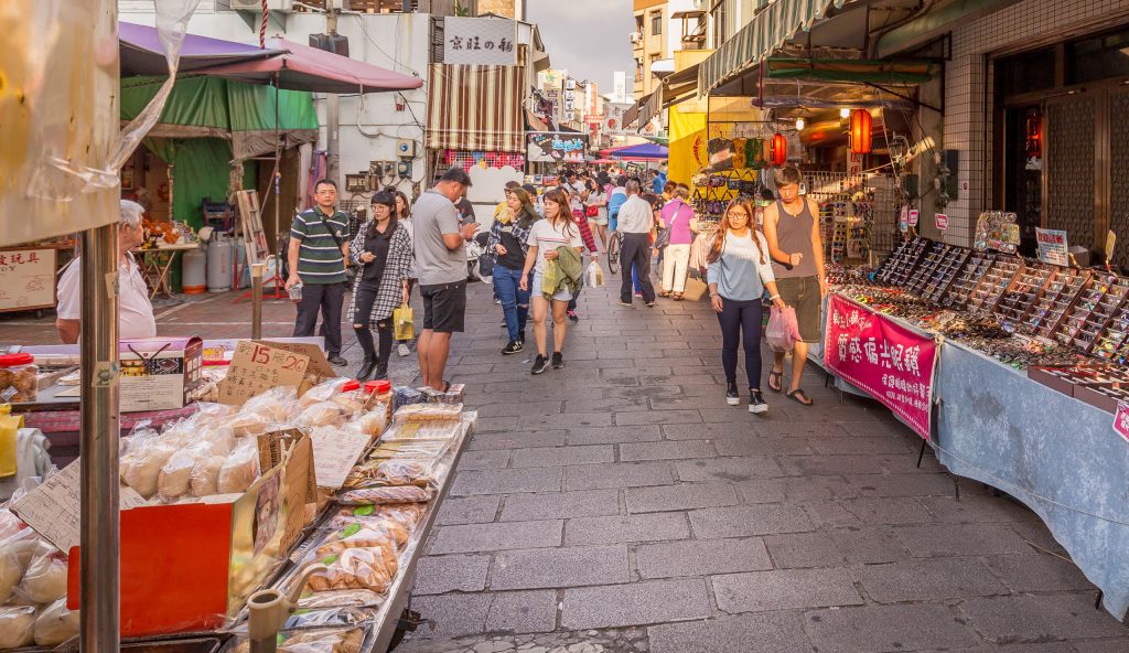 Shopping Street - TAIWAN - Tainan day trip; a perfect itinerary including all must-see places