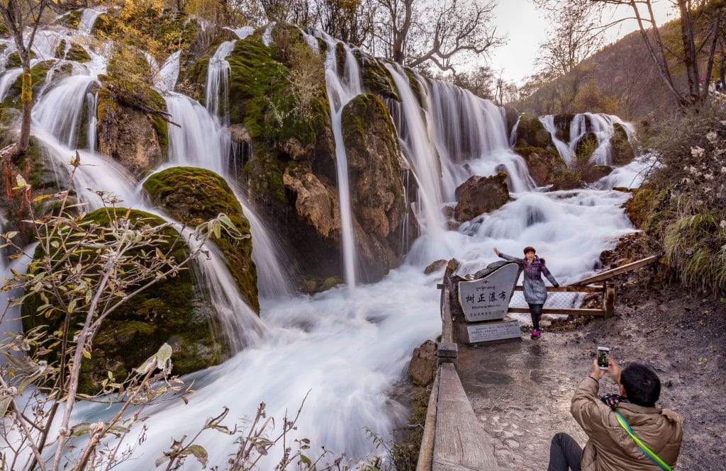 Shuzhen Waterfalls selfie spot - CHINA - Jiuzhaigou Nature Park guide: all must-see spots in a day
