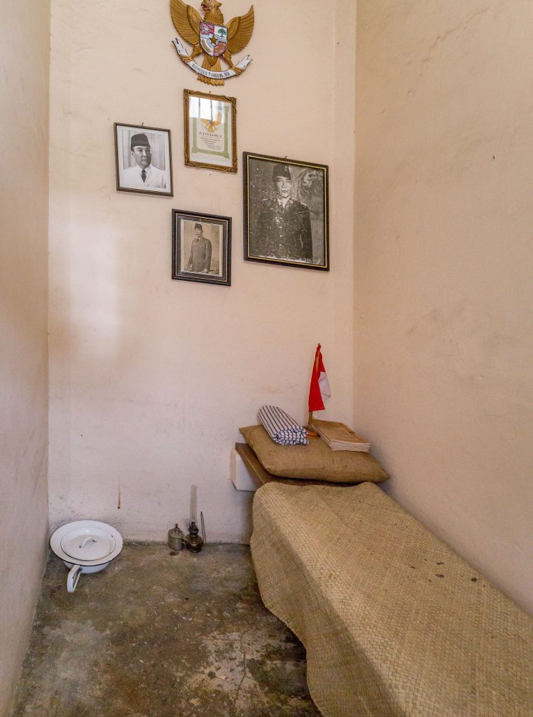 INDONESIA - Bandung city tour: Must-see colonial places & Angklung concert