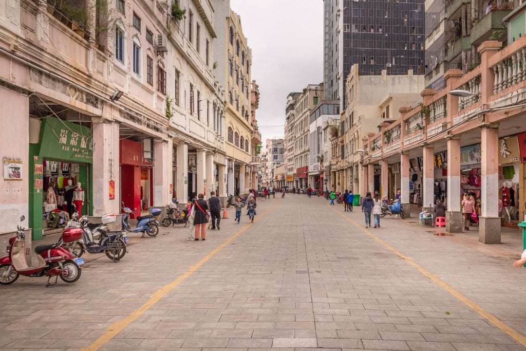 Xinhua North Road - CHINA - 4 places in Haikou you must see if you tour Hainan