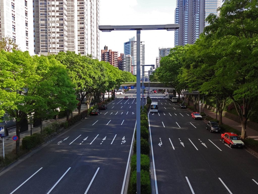 JAPAN - A day in West Tokyo: Skyscrapers & temples