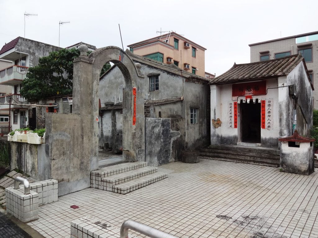 HONG KONG - Two Hong Kong heritage trails in the North Territories