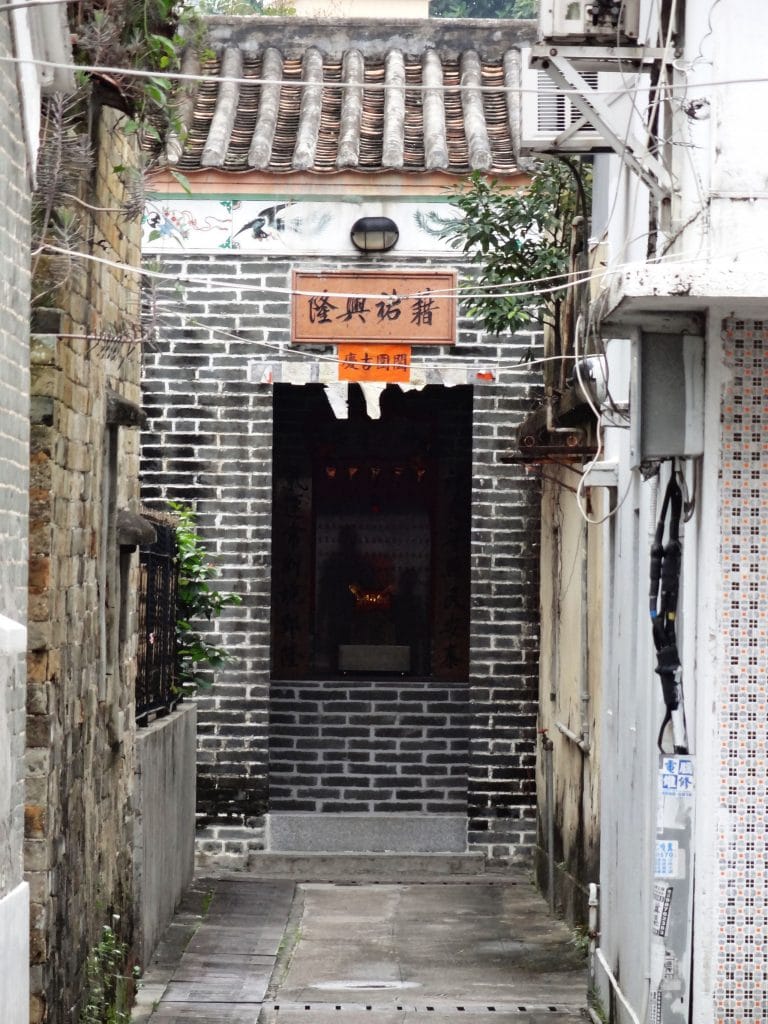 HONG KONG - Two Hong Kong heritage trails in the North Territories