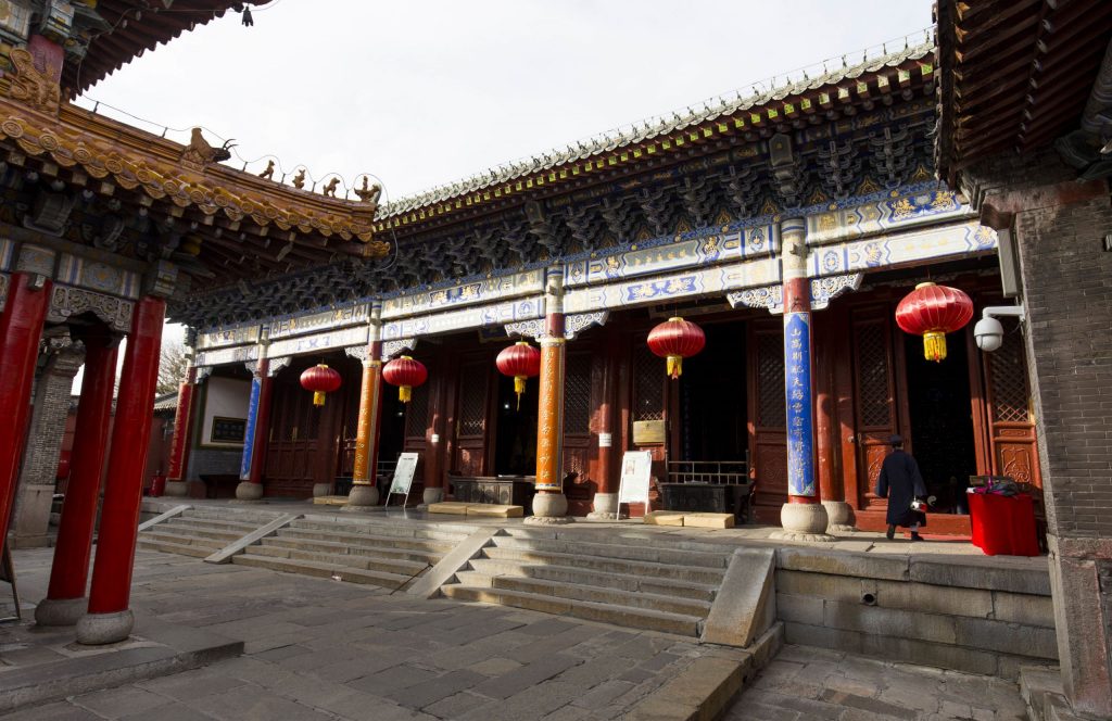 CHINA - A day trip to the sacred Mount Taishan from Jinan