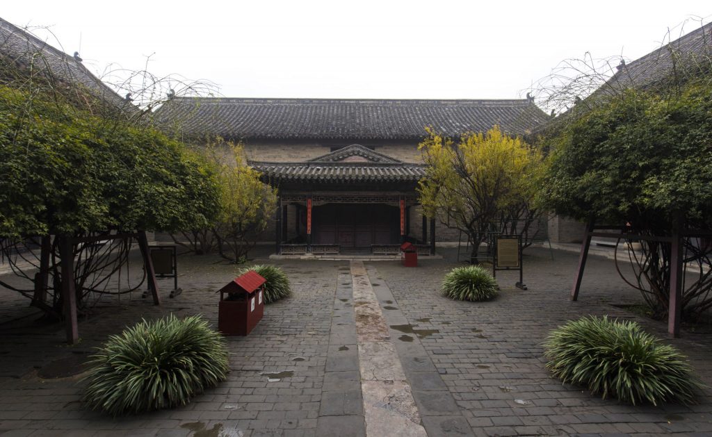 CHINA - A day in the footsteps of Confucius & the Yellow Emperor near Qufu