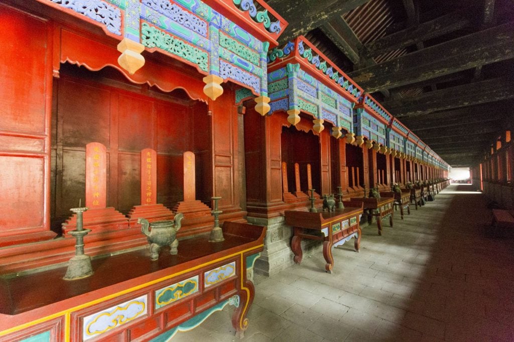 CHINA - A day in the footsteps of Confucius & the Yellow Emperor near Qufu