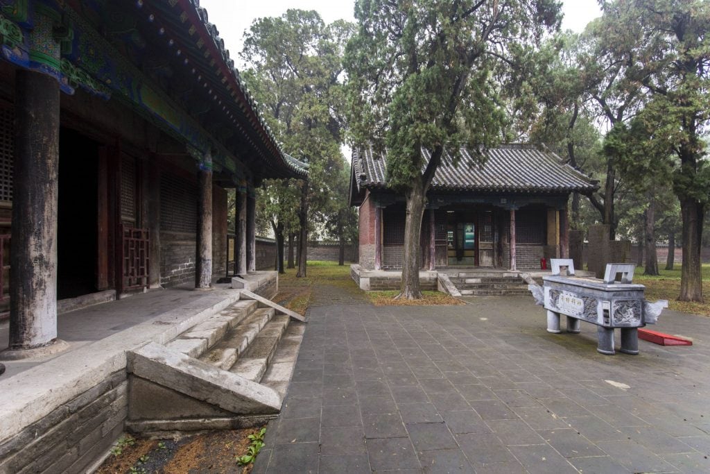 CHINA - A day in the footsteps of Confucius & the Yellow Emperor near Qufu