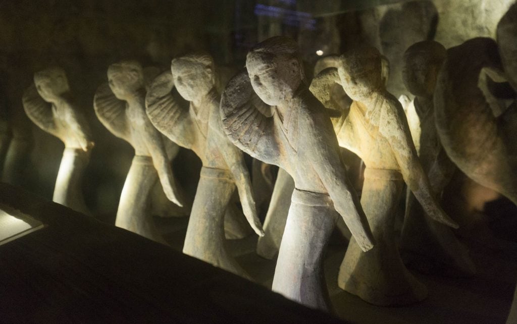 CHINA - Back in time to the Han Dynasty in Xuzhou: Terracotta Warriors & Tombs