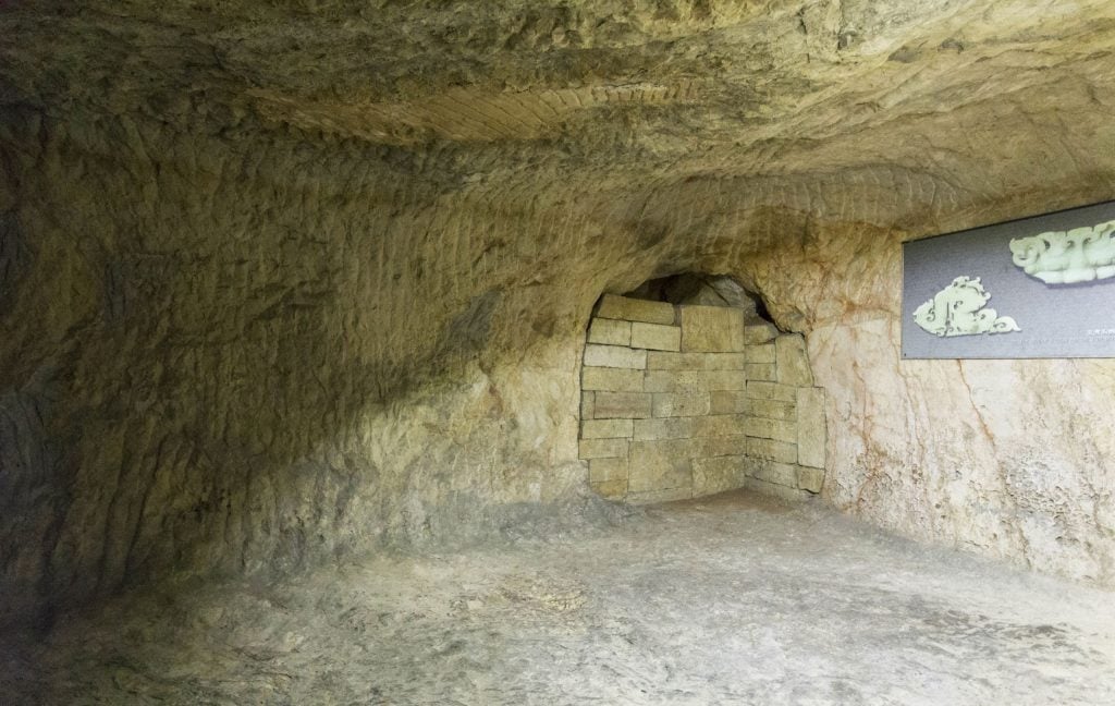 CHINA - Back in time to the Han Dynasty in Xuzhou: Terracotta Warriors & Tombs