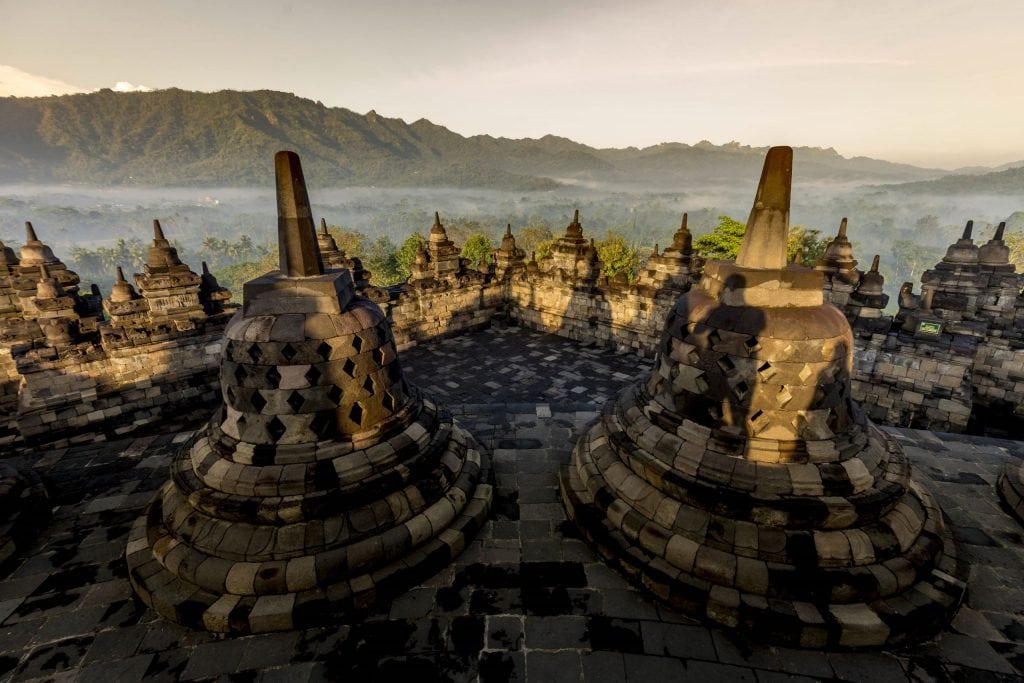 INDONESIA - Magical sunrise at the Borobudur temple & a tour in the area