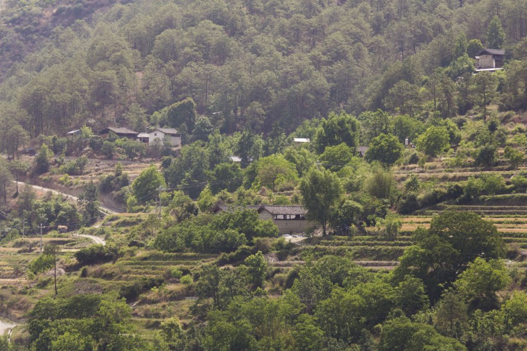 CHINA - A day trip from Lijiang: the Tiger Leaping Gorge Hike
