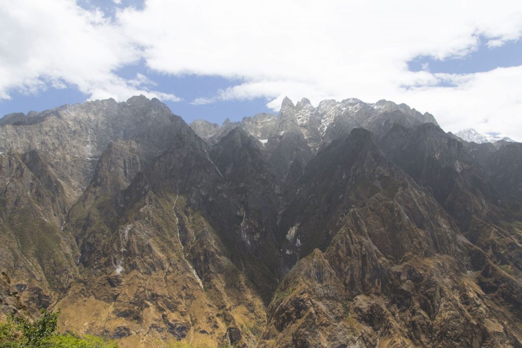 CHINA - A day trip from Lijiang: the Tiger Leaping Gorge Hike